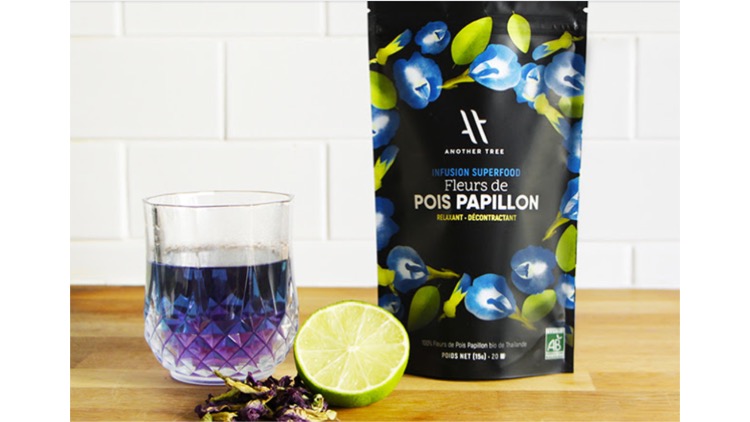 Il tè blu con fiori di pisello farfalla è già nel mercato francese