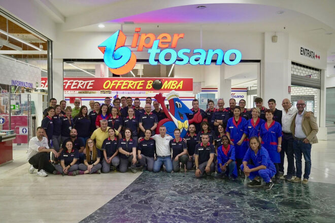 Tosano apre in Toscana in un ex Carrefour, grande folla a Calenzano